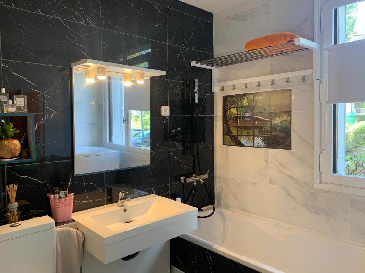Charmant Room Chez Nous Bus Direct Orly Ablon-sur-Seine Esterno foto